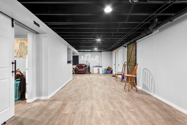 1424 W WEILAND LANE, Appleton, WI 54914