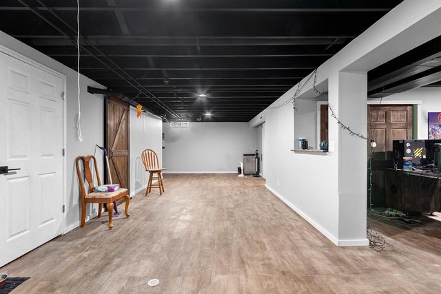 1424 W WEILAND LANE, Appleton, WI 54914