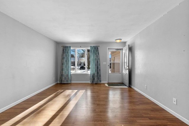 1424 W WEILAND LANE, Appleton, WI 54914