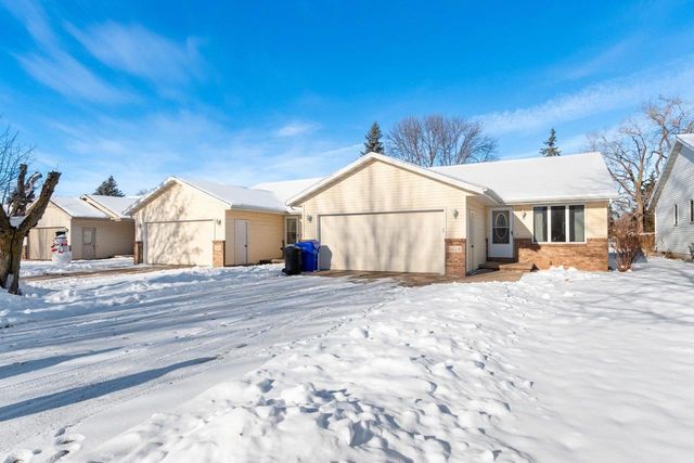 1424 W WEILAND LANE, Appleton, WI 54914