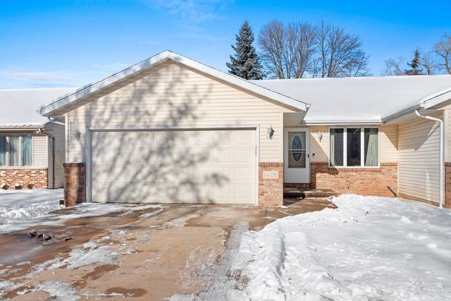 1424 W WEILAND LANE, Appleton, WI 54914