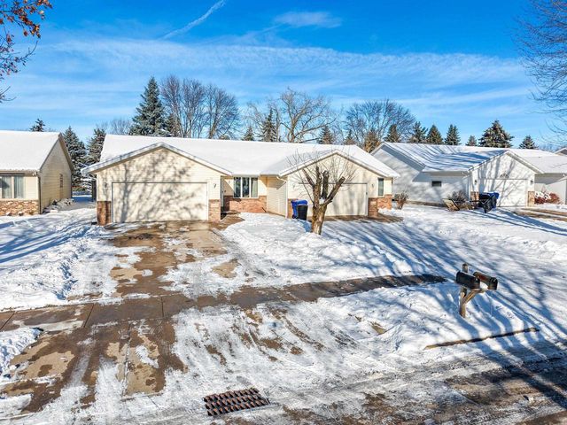 1424 W WEILAND LANE, Appleton, WI 54914