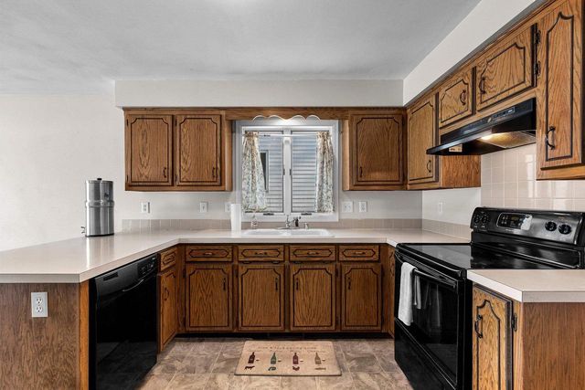 1424 W WEILAND LANE, Appleton, WI 54914