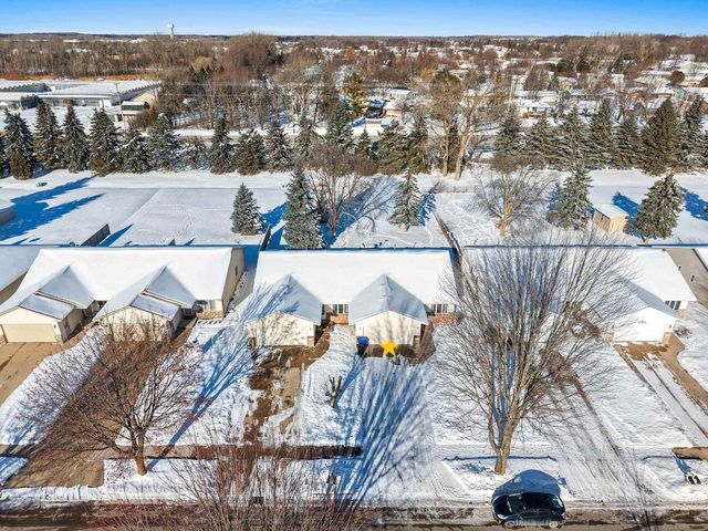 1424 W WEILAND LANE, Appleton, WI 54914