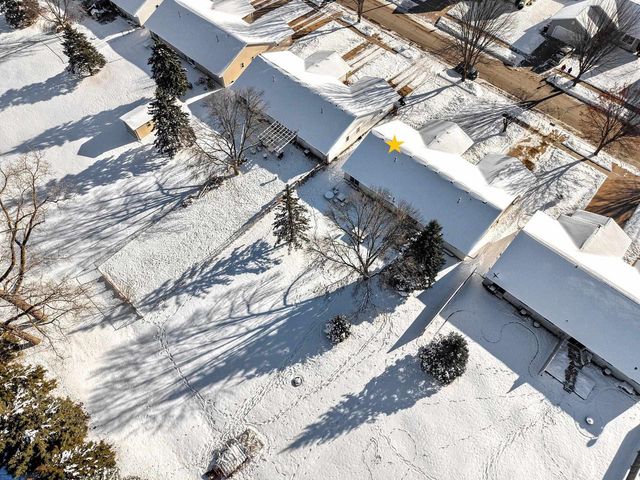 1424 W WEILAND LANE, Appleton, WI 54914