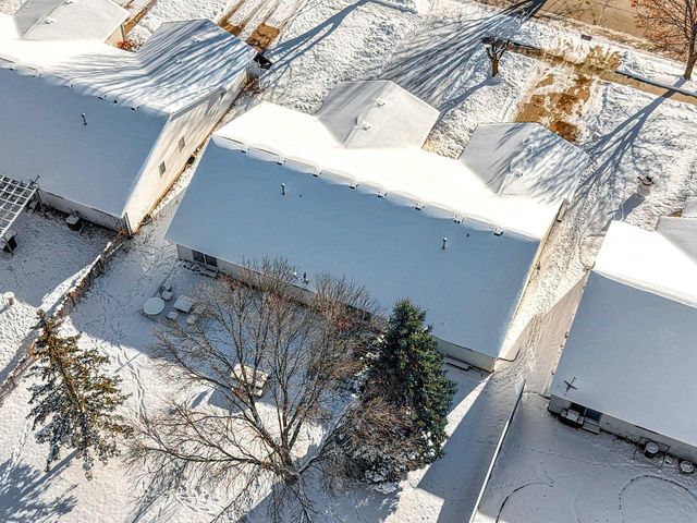 1424 W WEILAND LANE, Appleton, WI 54914