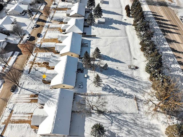 1424 W WEILAND LANE, Appleton, WI 54914