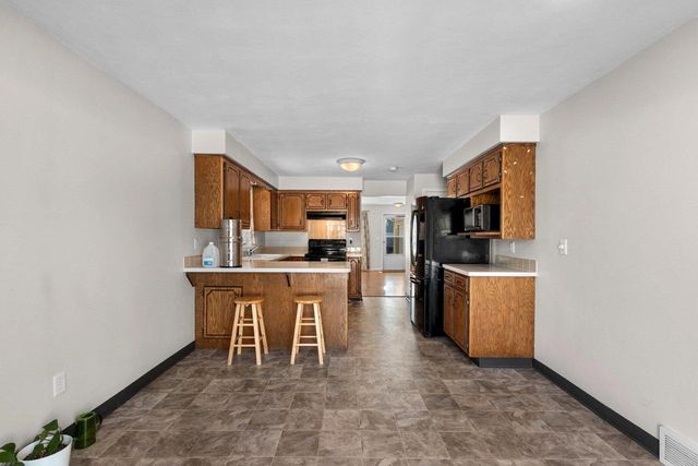 1424 W WEILAND LANE, Appleton, WI 54914