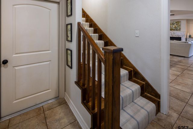 101 Thames Dr, Bullard, TX 75757