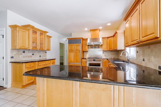 216 Kennedy Hill Road, Goffstown, NH 03045