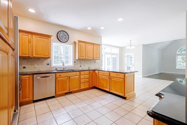 216 Kennedy Hill Road, Goffstown, NH 03045