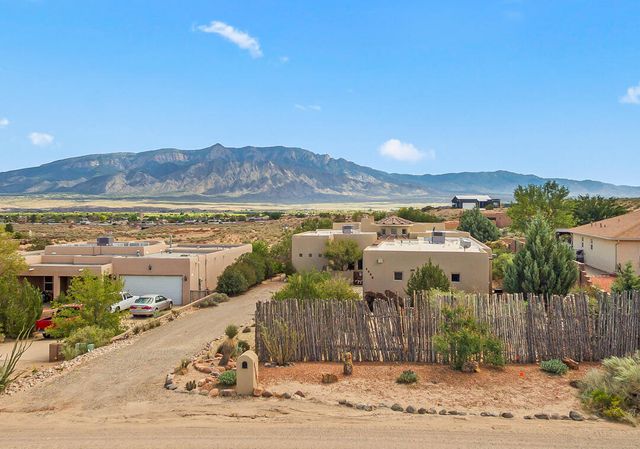 1730 SARATOGA Drive NE, Rio Rancho, NM 87144