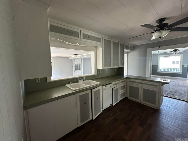 1808 S Leslie Street, Stuttgart, AR 72160