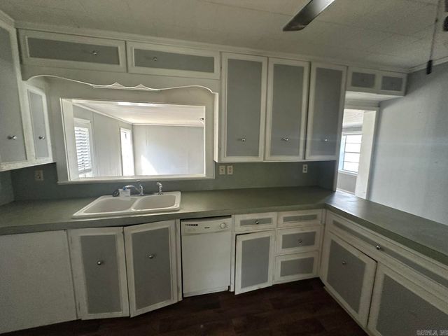 1808 S Leslie Street, Stuttgart, AR 72160