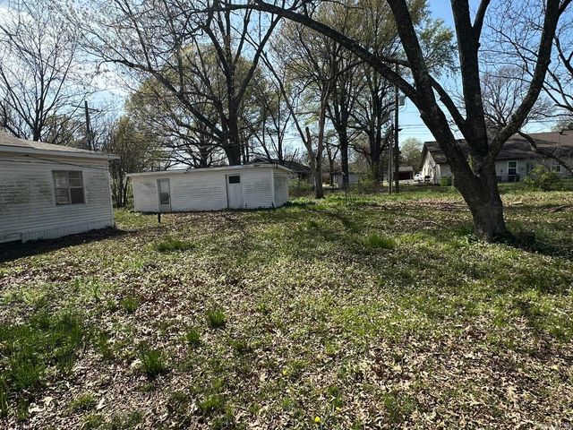 1808 S Leslie Street, Stuttgart, AR 72160