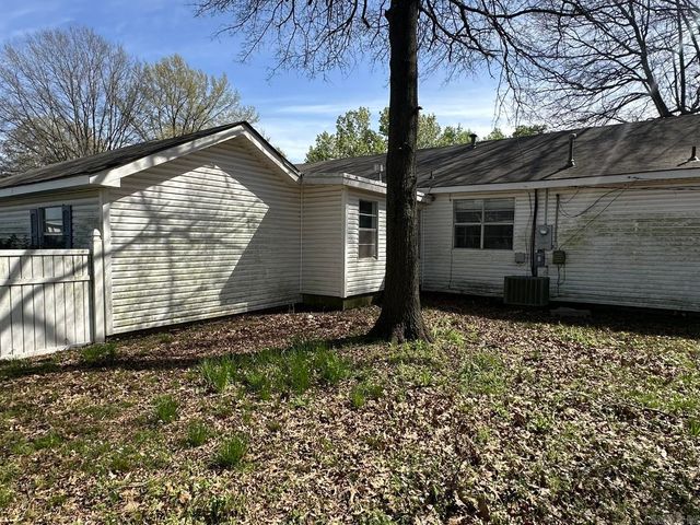 1808 S Leslie Street, Stuttgart, AR 72160