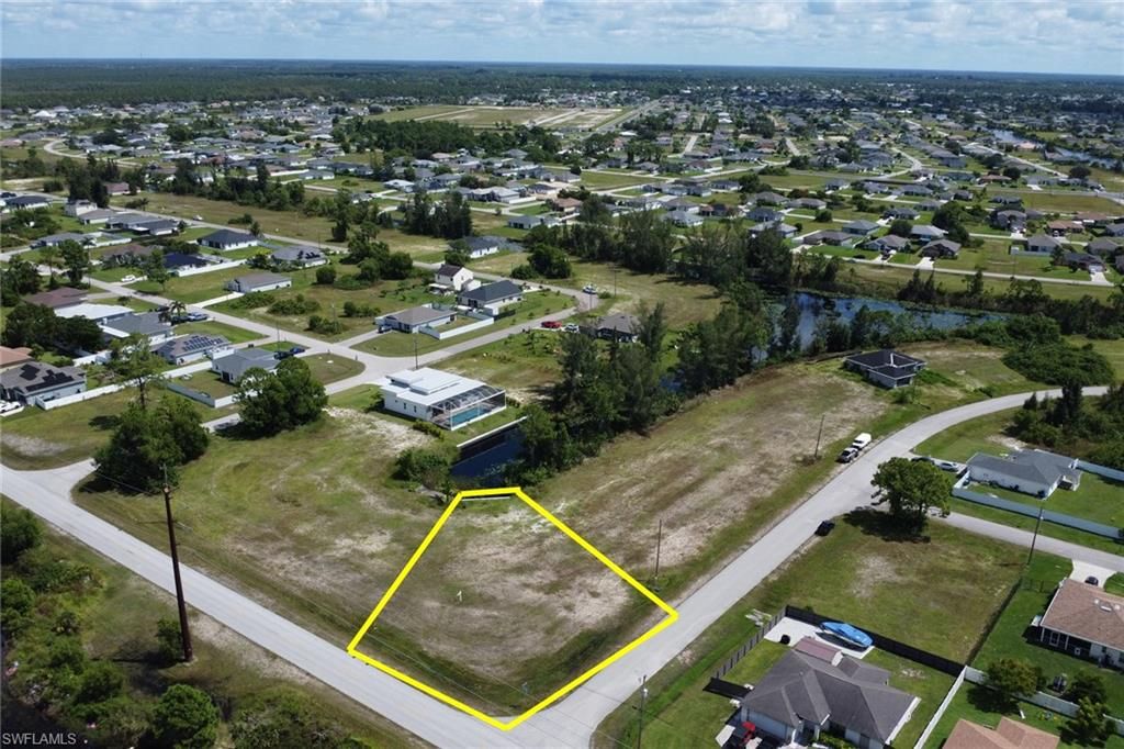 Image 1 of property listing at 801 NE 38th TER, Cape Coral, FL 33909