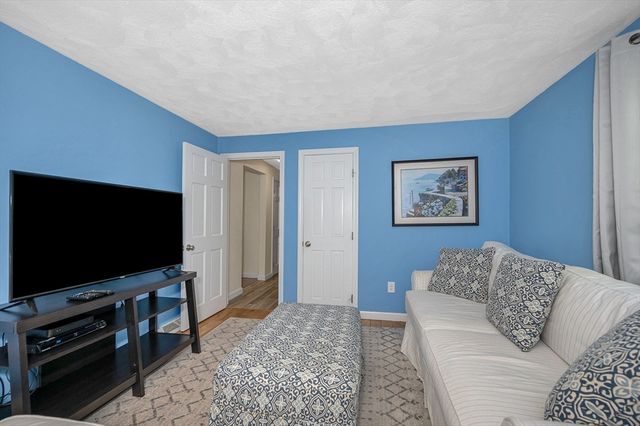 10 Newark Ave, Wilmington, MA 01887