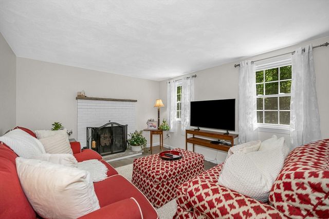 10 Newark Ave, Wilmington, MA 01887
