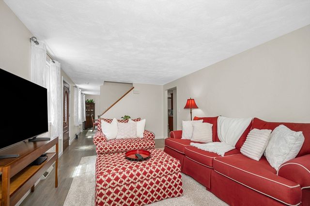 10 Newark Ave, Wilmington, MA 01887