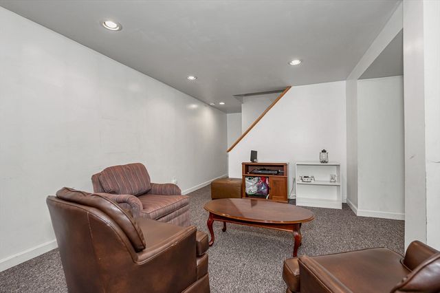 10 Newark Ave, Wilmington, MA 01887