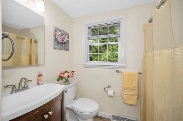 10 Newark Ave, Wilmington, MA 01887