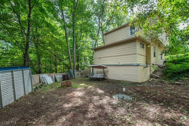 19 Skyland Ave, Wanaque Boro, NJ 07420