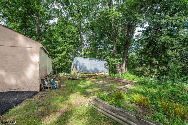 19 Skyland Ave, Wanaque Boro, NJ 07420