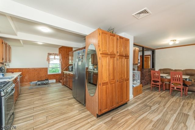 19 Skyland Ave, Wanaque Boro, NJ 07420