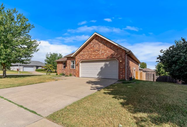 867 W Sole Drive, Nixa, MO 65714