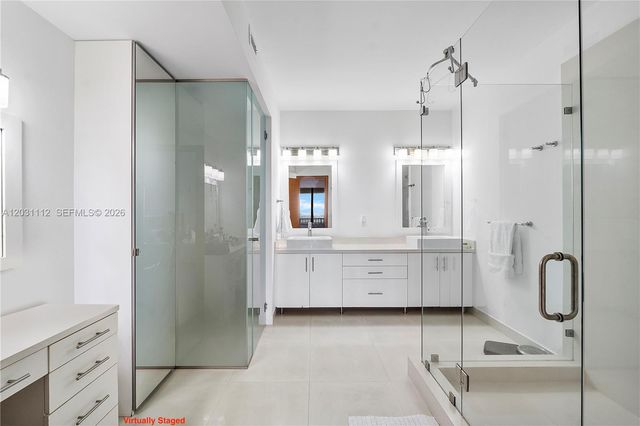 2 Grove Isle Dr BPH10, Miami, FL 33133