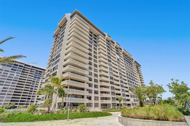 2 Grove Isle Dr BPH10, Miami, FL 33133