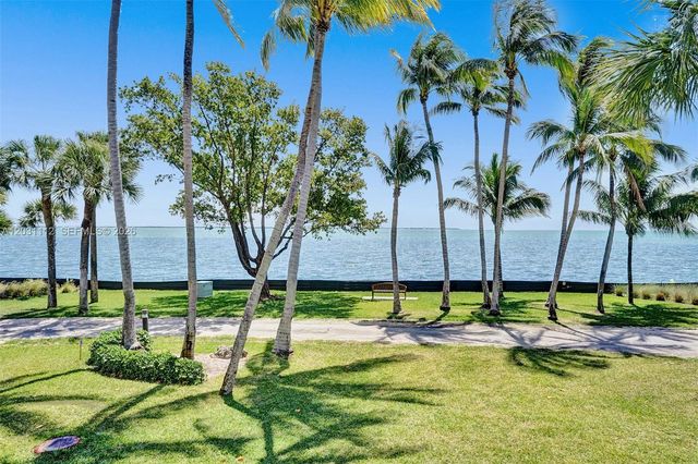 2 Grove Isle Dr BPH10, Miami, FL 33133