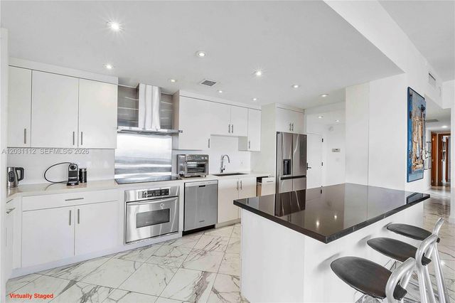 2 Grove Isle Dr BPH10, Miami, FL 33133