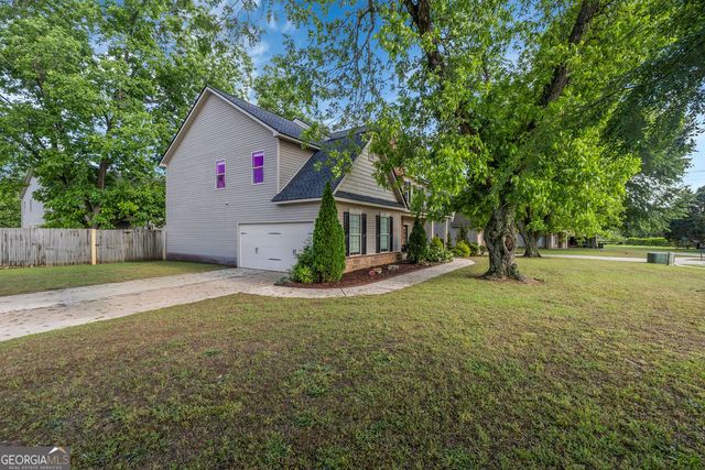 126 Meadows Walk Drive, Byron, GA 31008
