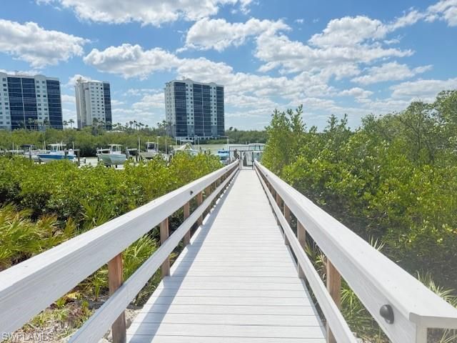 255B Wiggins Bay DR, Naples, FL 34110