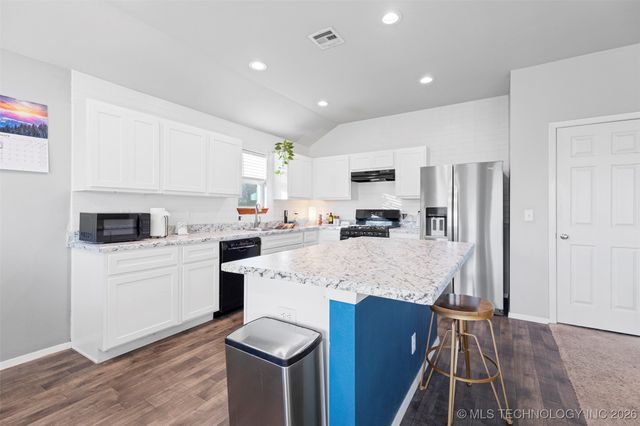 10014 E 110th Place North, Owasso, OK 74055