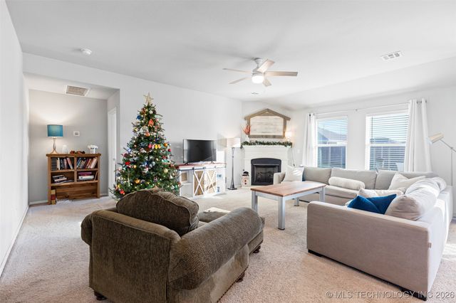 10014 E 110th Place North, Owasso, OK 74055