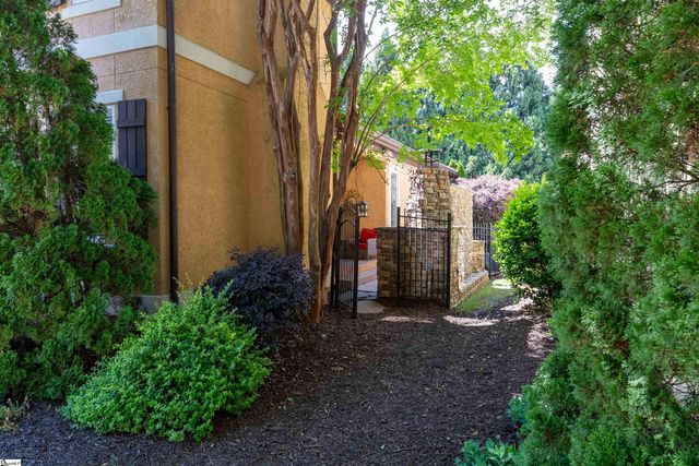 8 Arezzo Drive, Greenville, SC 29609
