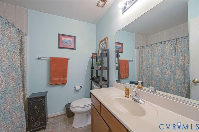 424 N James St, Ashland, VA 23005
