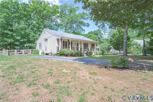424 N James St, Ashland, VA 23005