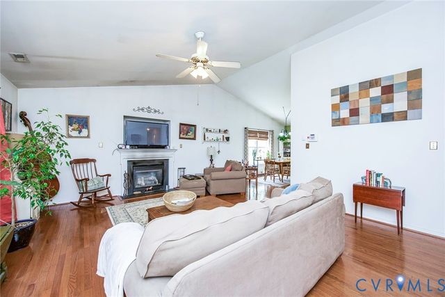 424 N James St, Ashland, VA 23005