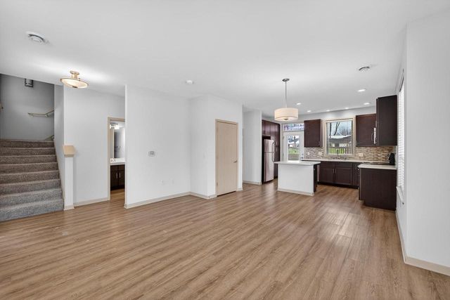 2817 No Oaks Ridge, Fitchburg, WI 53711