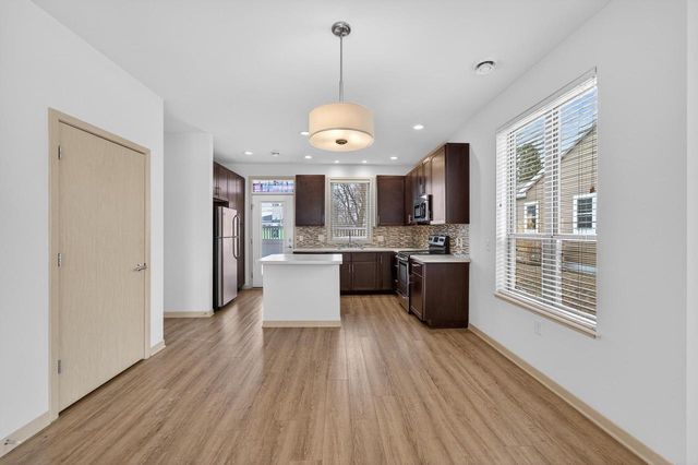 2817 No Oaks Ridge, Fitchburg, WI 53711