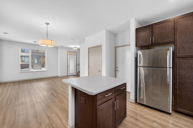 2817 No Oaks Ridge, Fitchburg, WI 53711