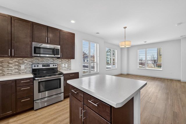 2817 No Oaks Ridge, Fitchburg, WI 53711