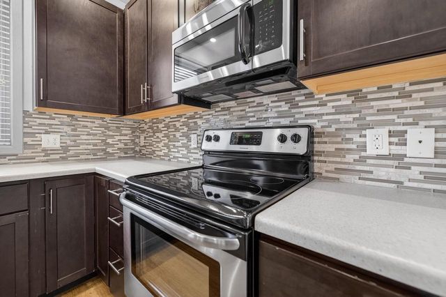 2817 No Oaks Ridge, Fitchburg, WI 53711