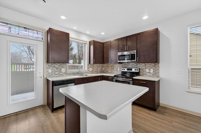 2817 No Oaks Ridge, Fitchburg, WI 53711