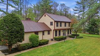 18 Revere Road, Queensbury, NY 12804