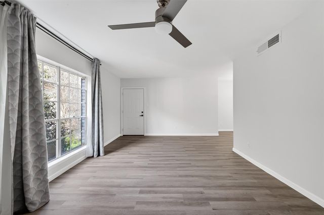 1811 Stoney Brook Drive 91, Houston, TX 77063